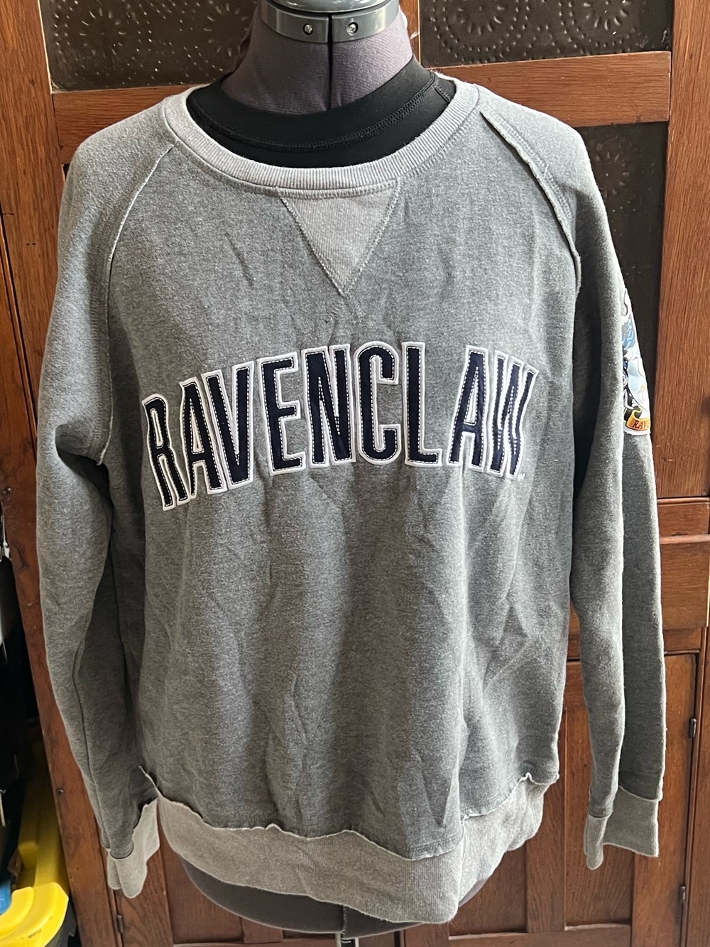 Ravenclaw Gray Crewneck Sweatshirt - Official Hogwarts House Style size M